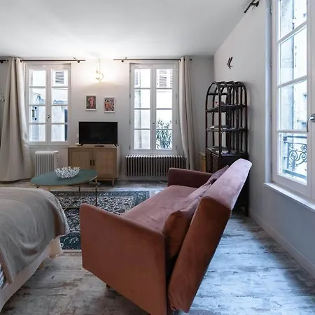 Aristide Briand - Design Centre * וישי
